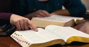 O que se estuda em um Curso de Teologia Livre?